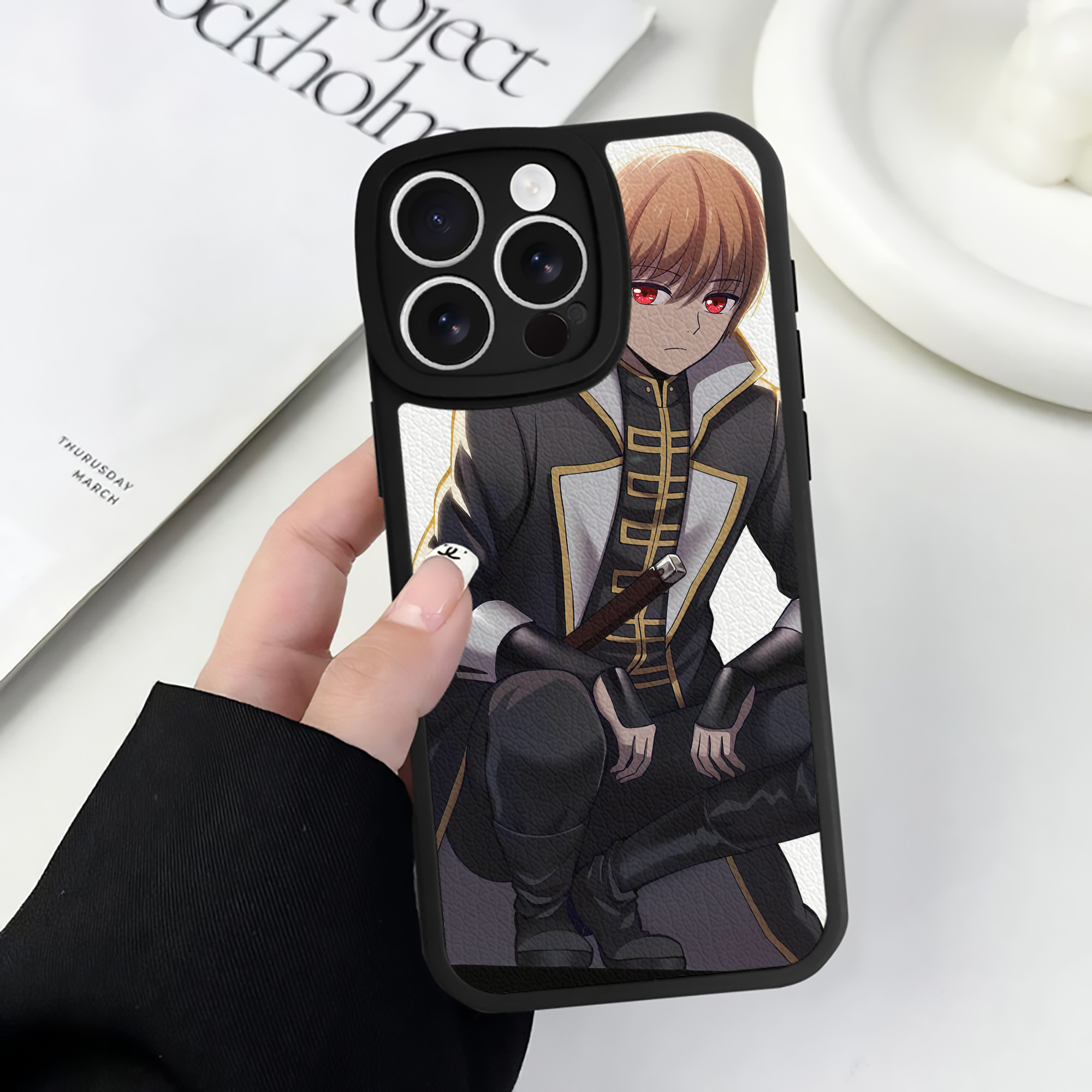（画像用） ぎんたま 坂田銀時（さかたぎんとき） 神楽 志村新八（しむら しんぱち） GINTAMA Sakata Gintoki Kagura Shimura Shinpachi 【iPhone 16シリーズ対応】シリコンスマホケース（レザー調） 材質：シリコン